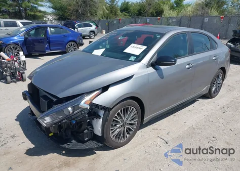 2024 Kia Forte Gt-Line z USA, uszkodzony, nr VIN 3KPF54AD0RE830843